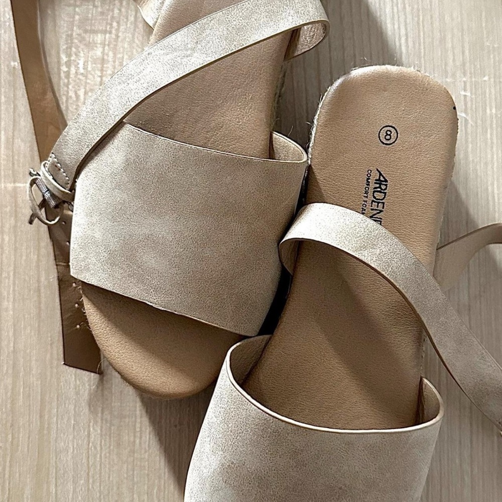 Ardene Women's Tan Sandals